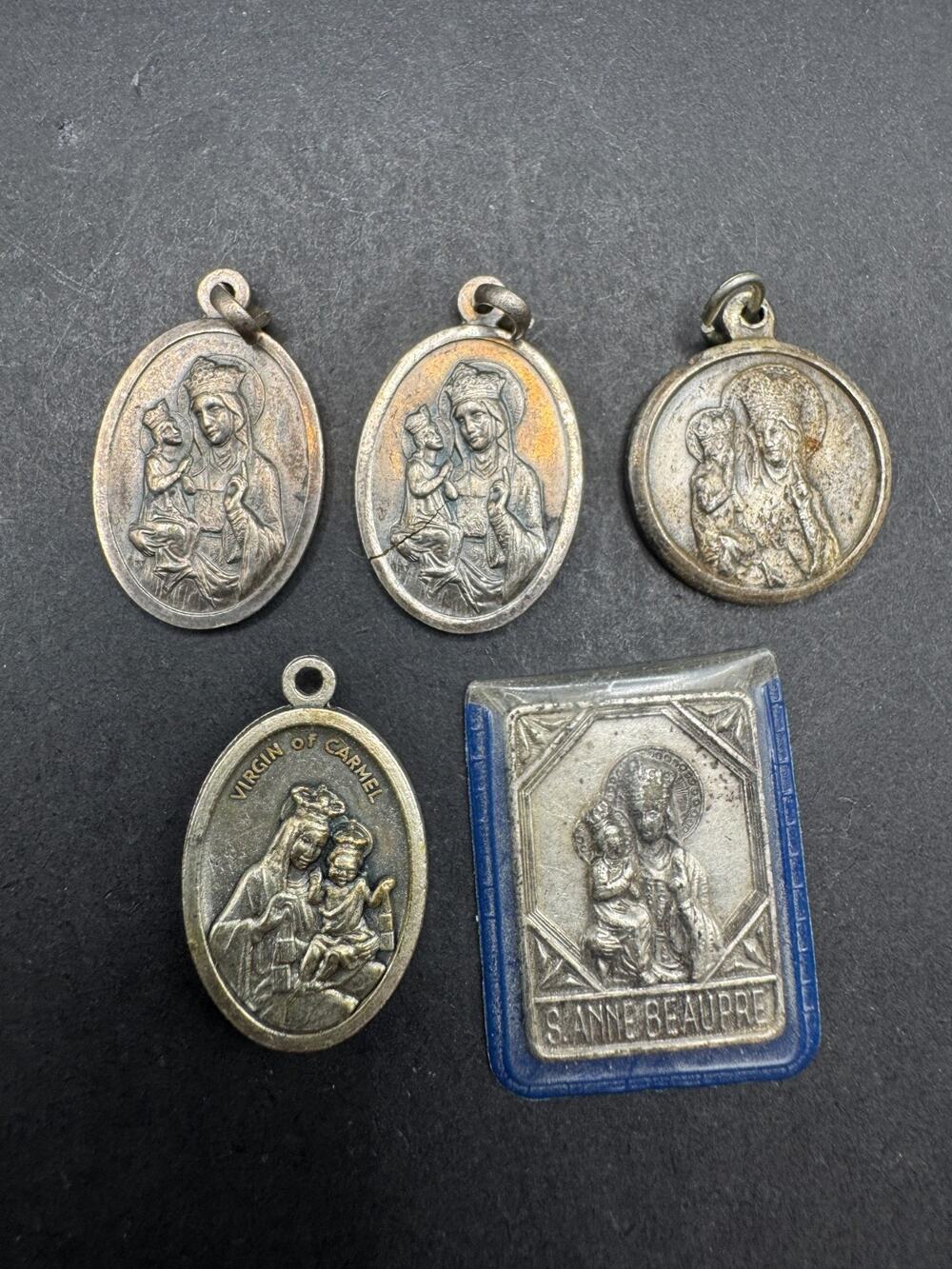 Vtg Lot of 5 Catholic St Anne De Beaupre Silver Tone Medal Pendant & Plaque